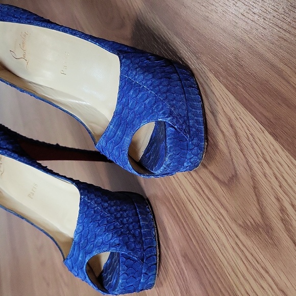 Christian Louboutin Blue Watersnake Peep Toe Size 37 Pumps - Picture 4 of 7